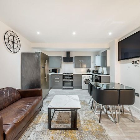 Two Bed Home In The Heart Of Egham Exterior photo