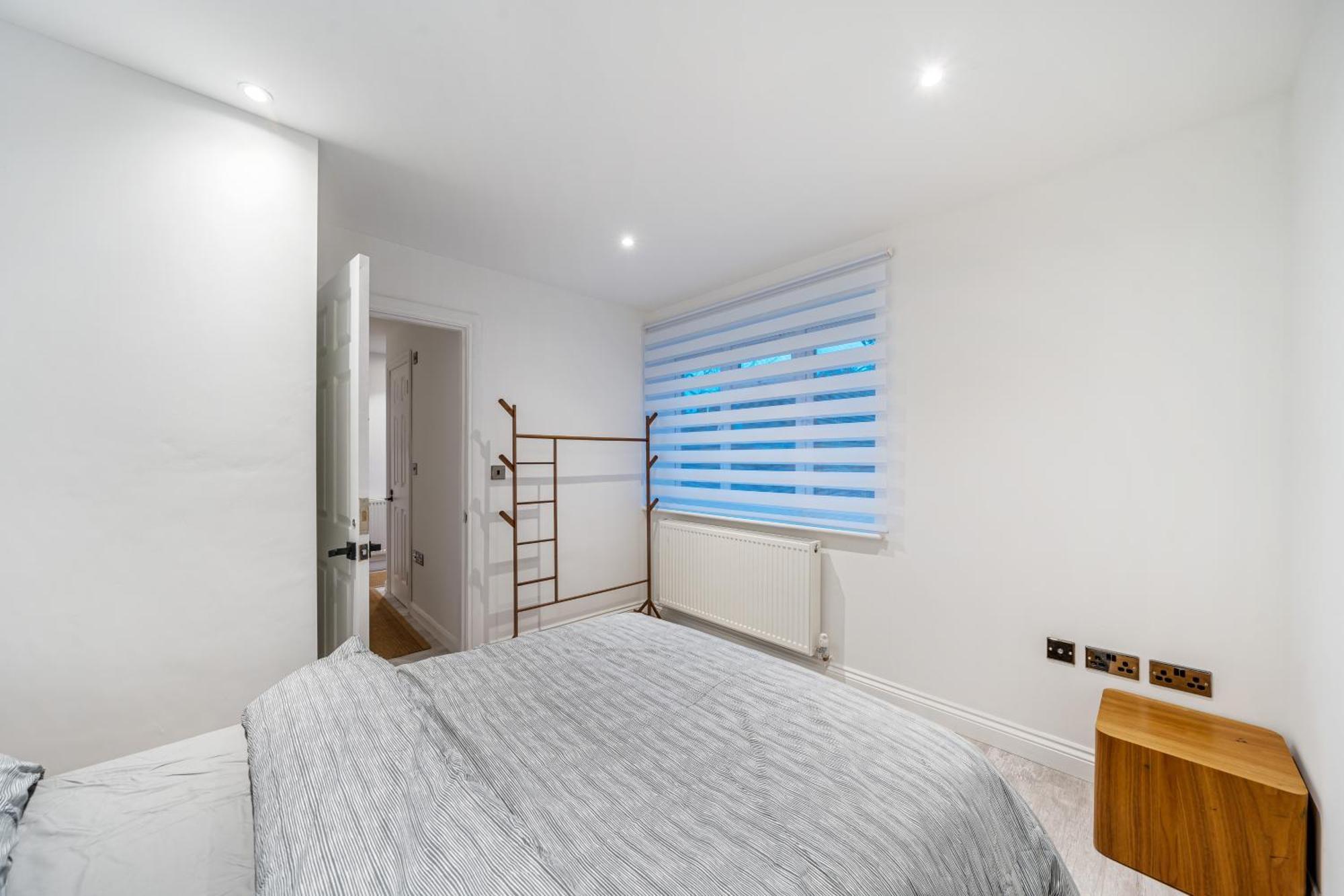 Two Bed Home In The Heart Of Egham Exterior photo