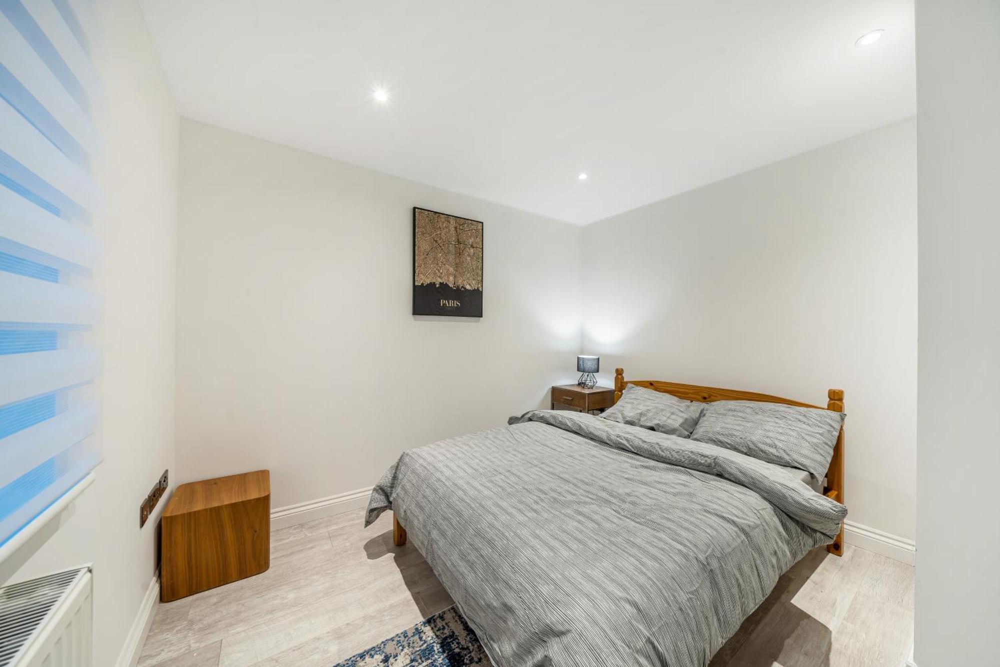 Two Bed Home In The Heart Of Egham Exterior photo
